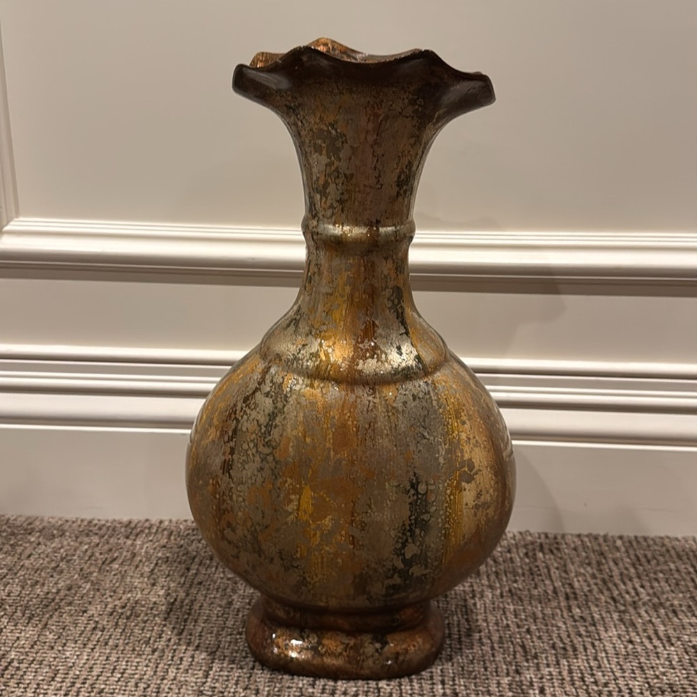 Stunning Elegant Shades of Gold and Silver Vase